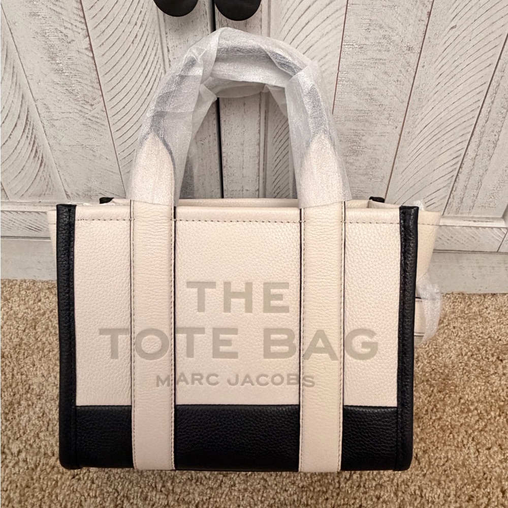 Brand New! Marc Jacobs Black and Cream Tote